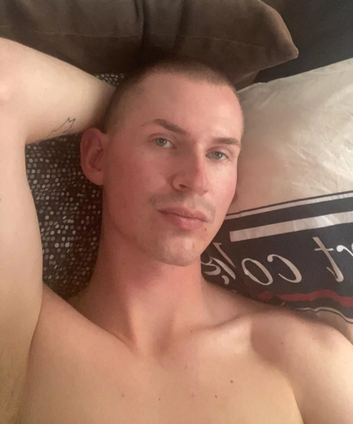 Somebody wanna play fortnite, DBD, overwatch or something new and have a chat?