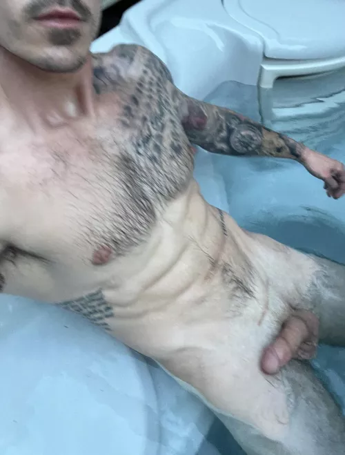 U like the way wet chest hair looks? 😈💦