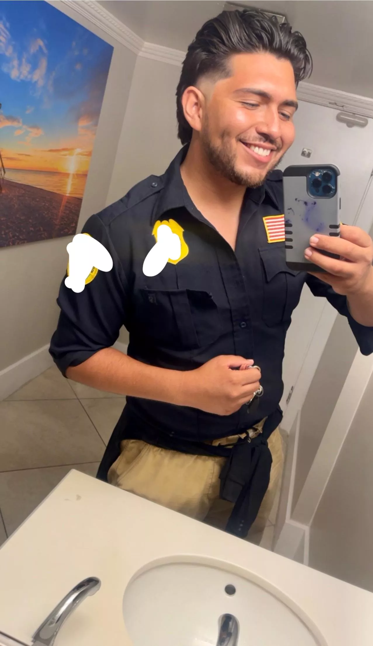 26 Bi-curious top here. Wassup? 👀😄