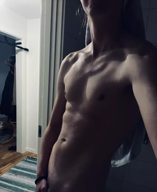 33 male, 196 cm, 73kg, the light was just right, or what do you think?