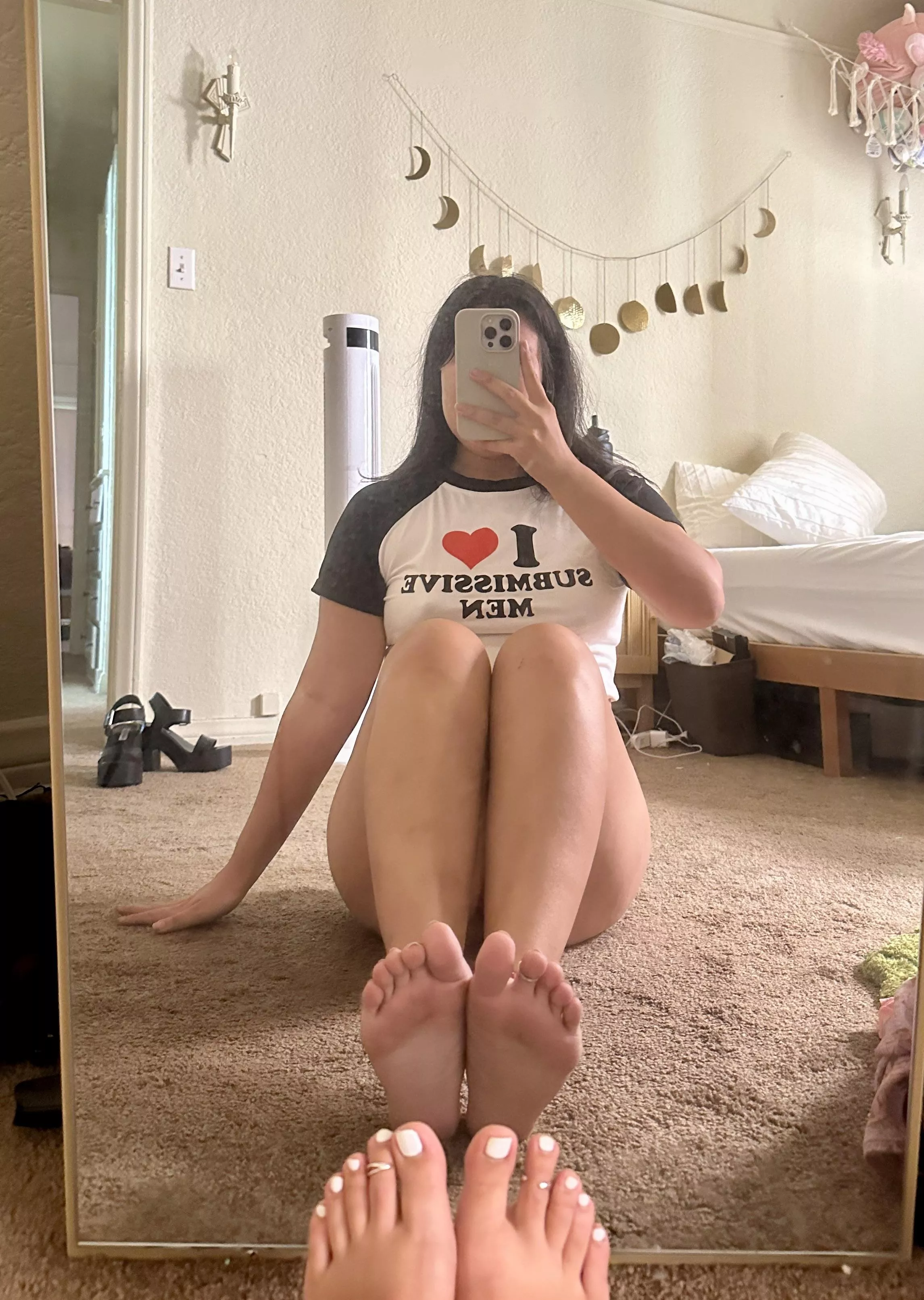 Are you staring at my soles in the mirror? (Or my shirt?) ❤️
