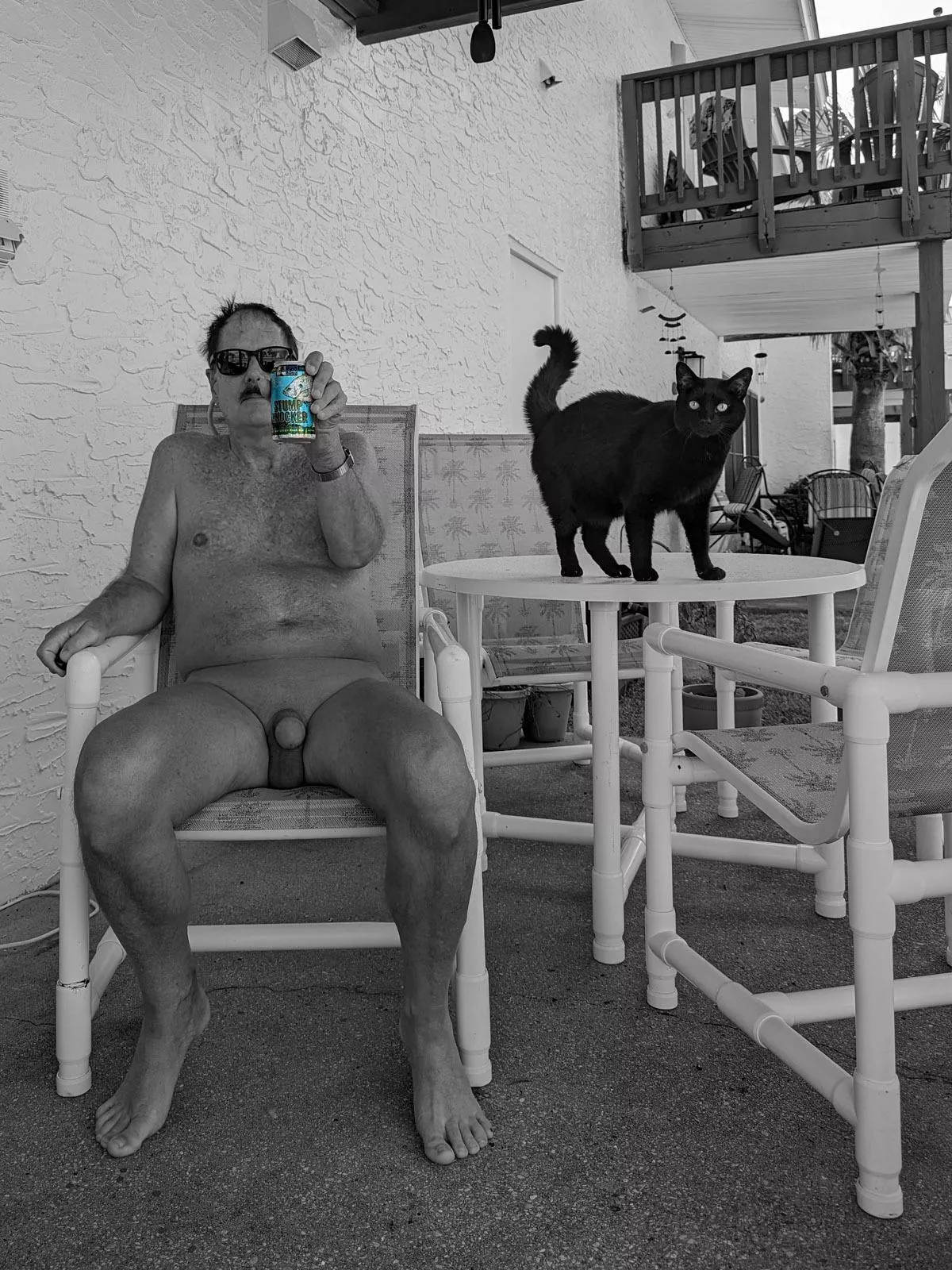 Drinking a Stump Knocker beer on the back patio with kitty on Caturday