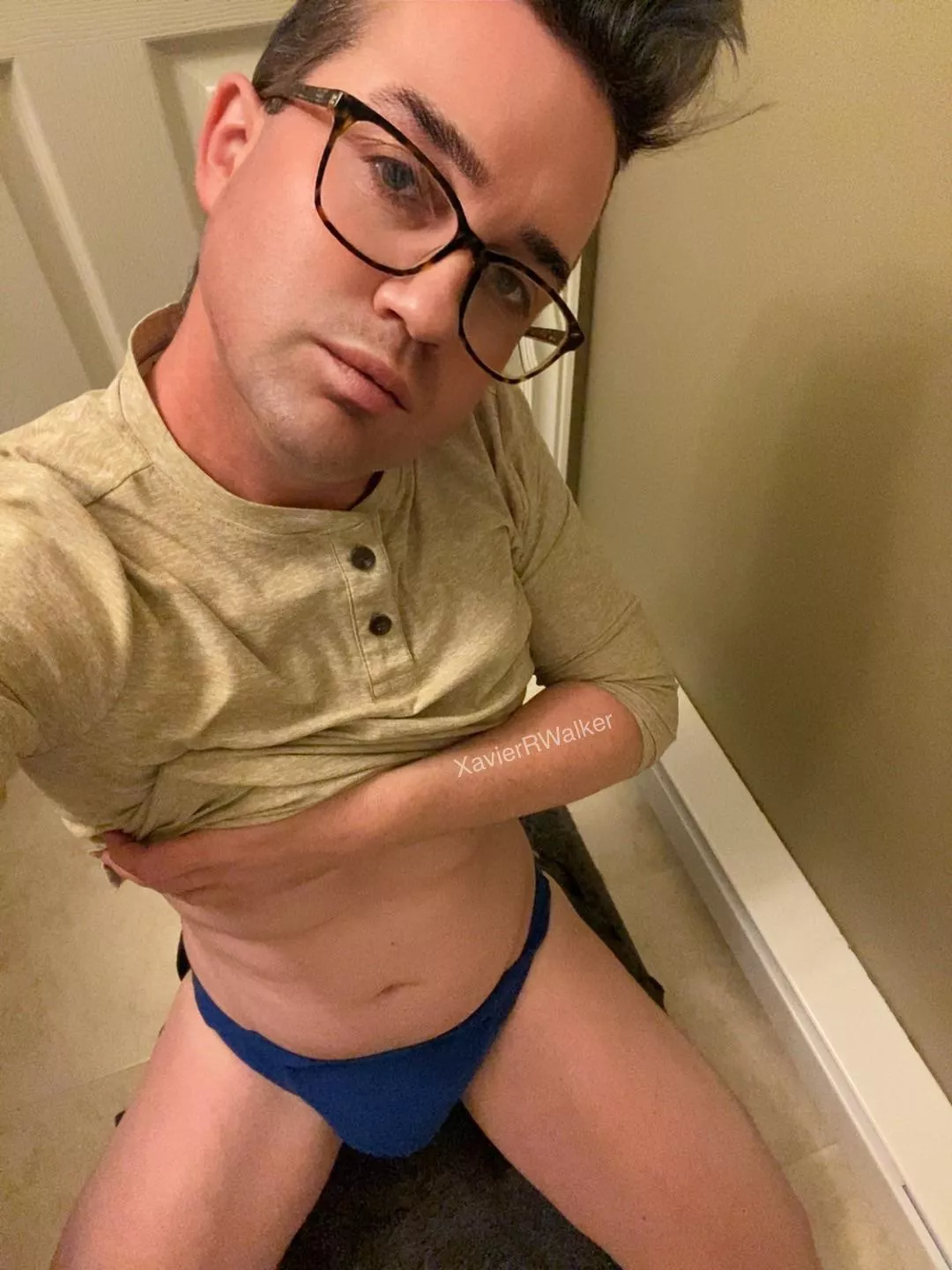 Friends didn’t know I was wearing my jockstrap the entire time we had lunch 😂