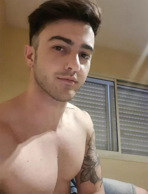 Happy Friday bros 💖