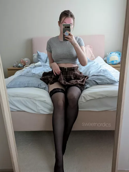 I got a new skirt 🤭 [f]