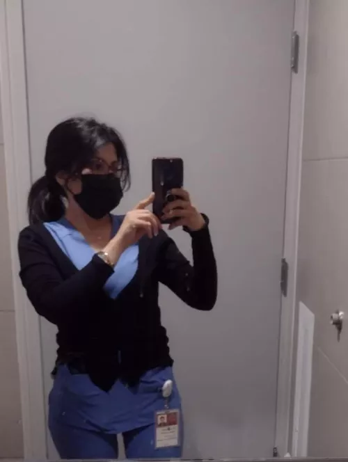 I look sexy in this scrub