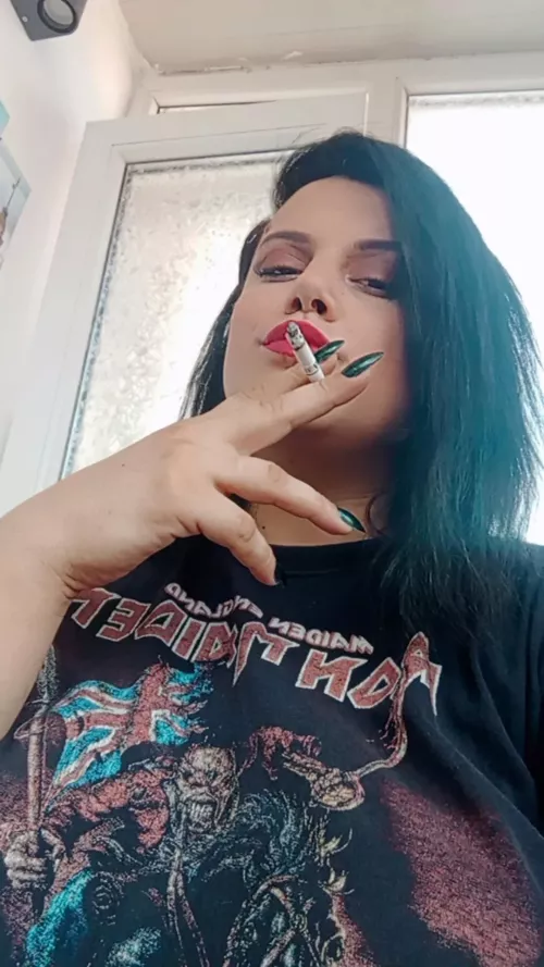 Just another smoky day 🖤 hope your day goes well