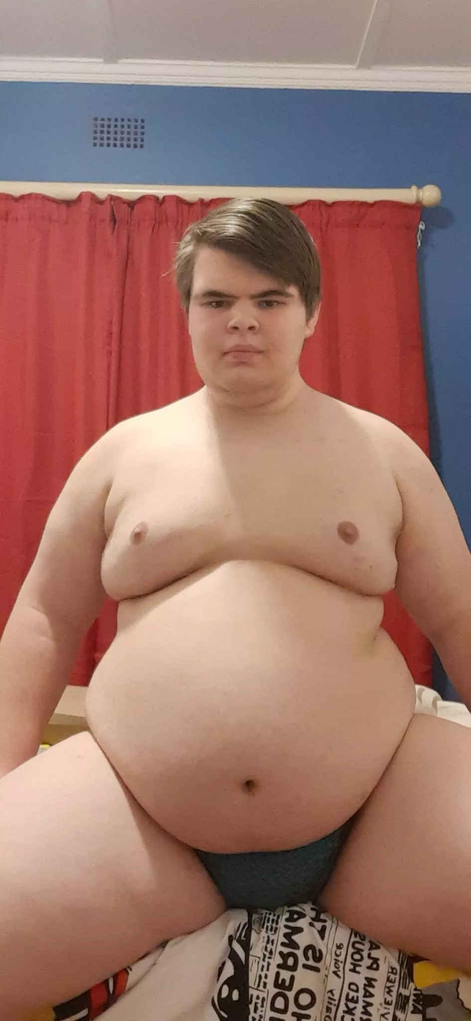 Just had a big puzza dinner. Wish someone could rub my belly.