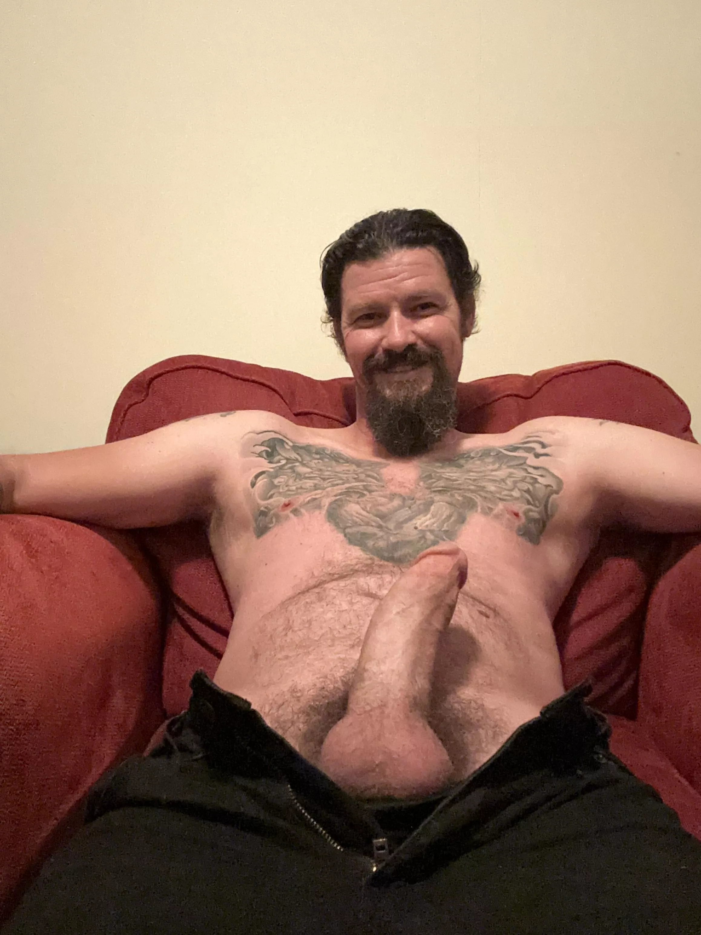 Let’s spend Friday lounging around and bein frisky. Who’s up for that?