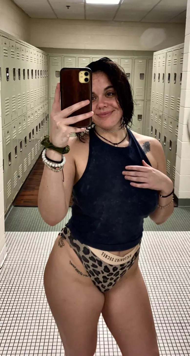 Midsize girlies do it best bc we are so soft and squishy :)