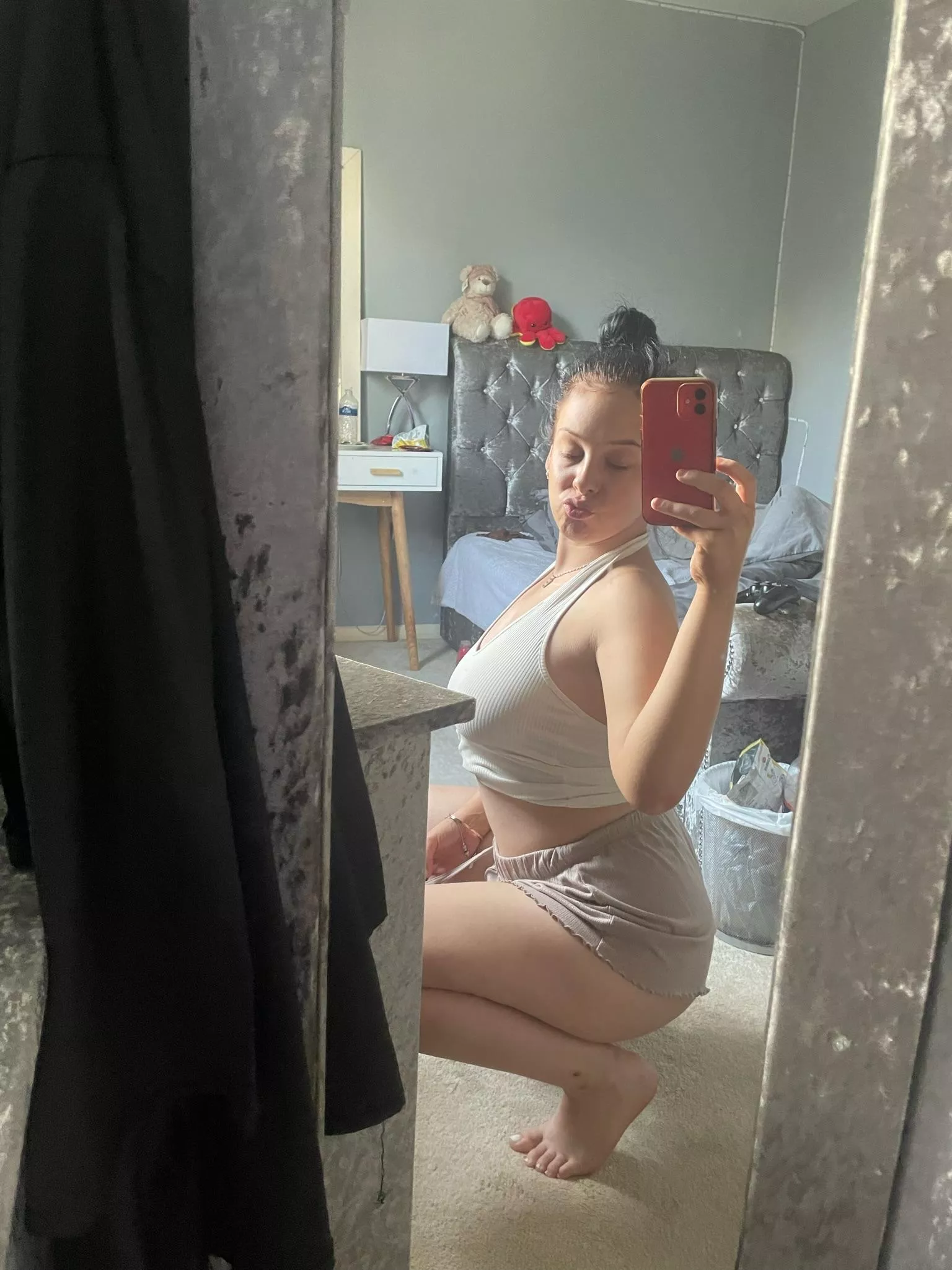 Mirror selfie in my comfy clothes