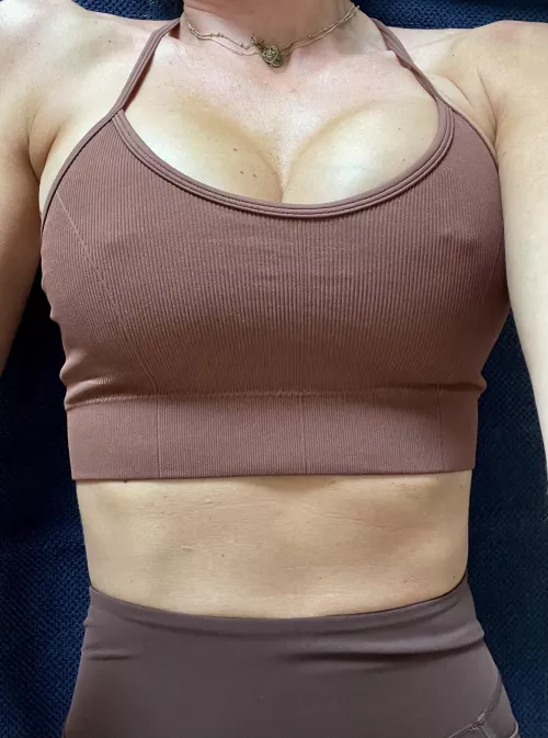 Mum 34, ready for the gym.