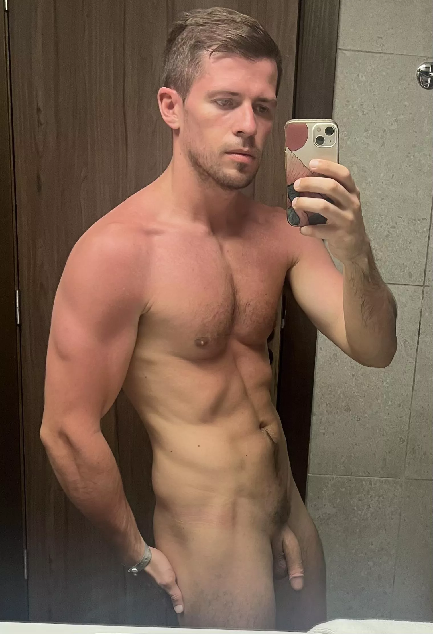 Muscle sub, eager to please, looking for a domme x