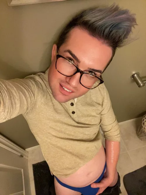 (NSFW)It’s Friday! Hope your having a blast. I’m home alone 😅