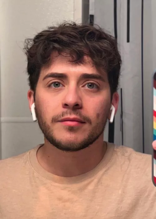 This gives me mugshot vibes