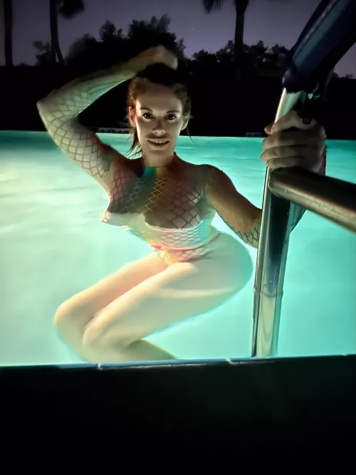 This is ok to wear at a community pool right?