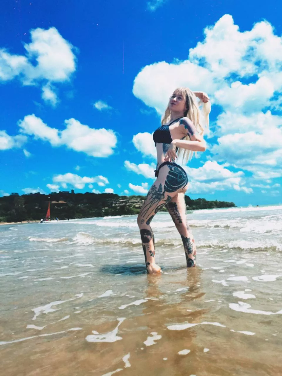 Will you lick my pussy on the beach with me?