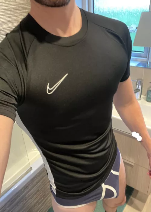 Bulge and tight T-shirt for a great combo?