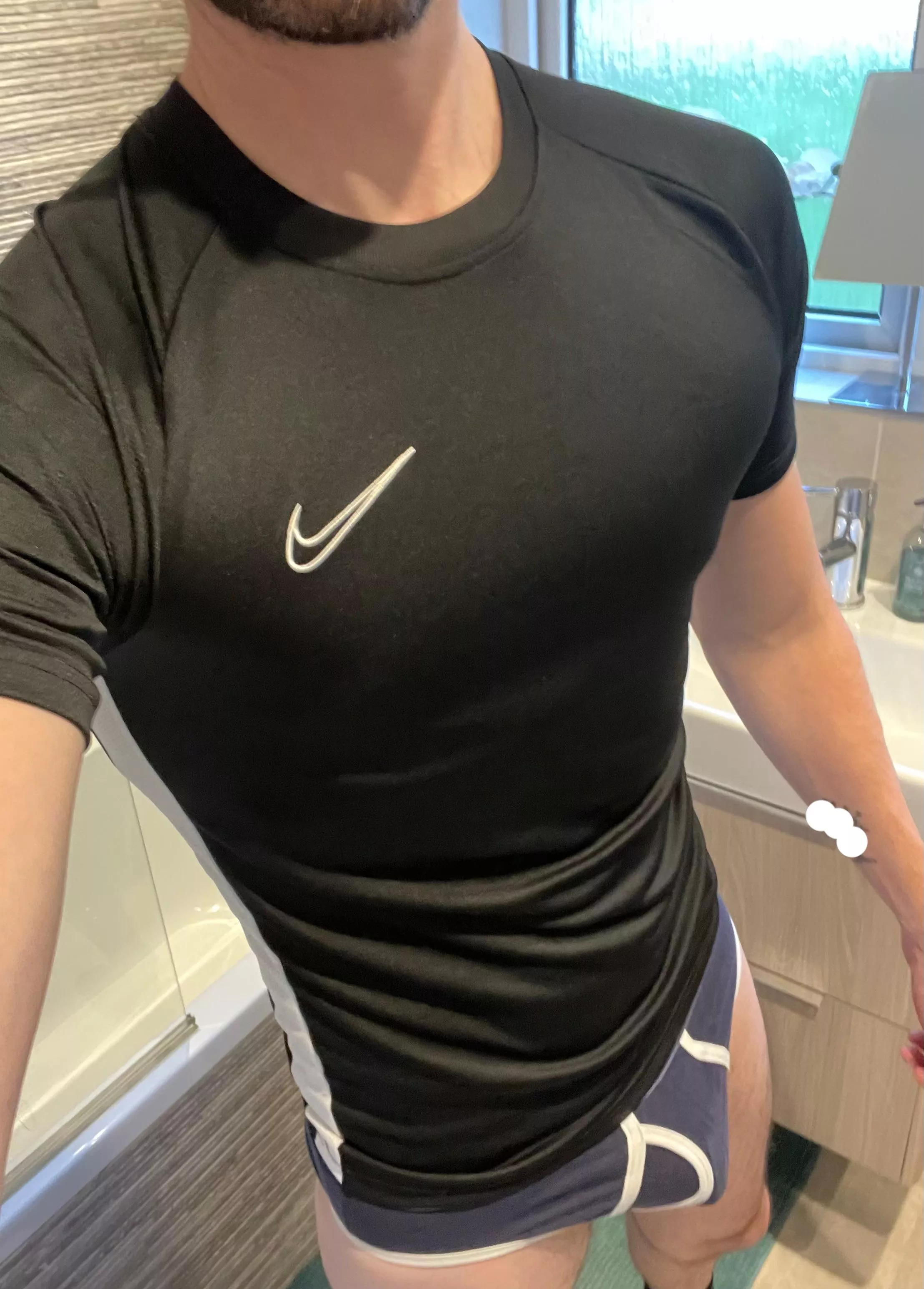 Bulge and tight T-shirt for a great combo?