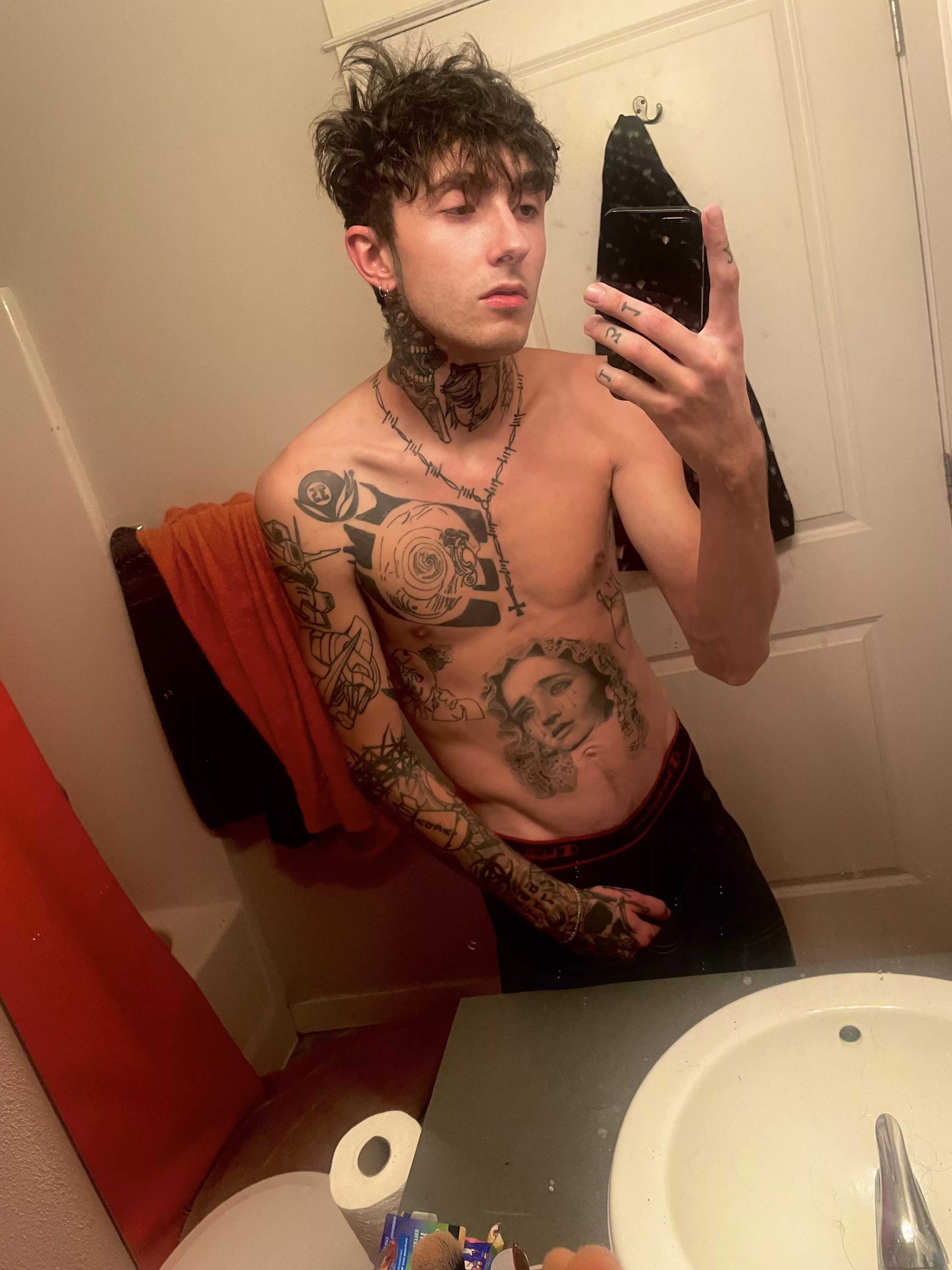 dirty mirror🤷🏻‍♂️ oh well