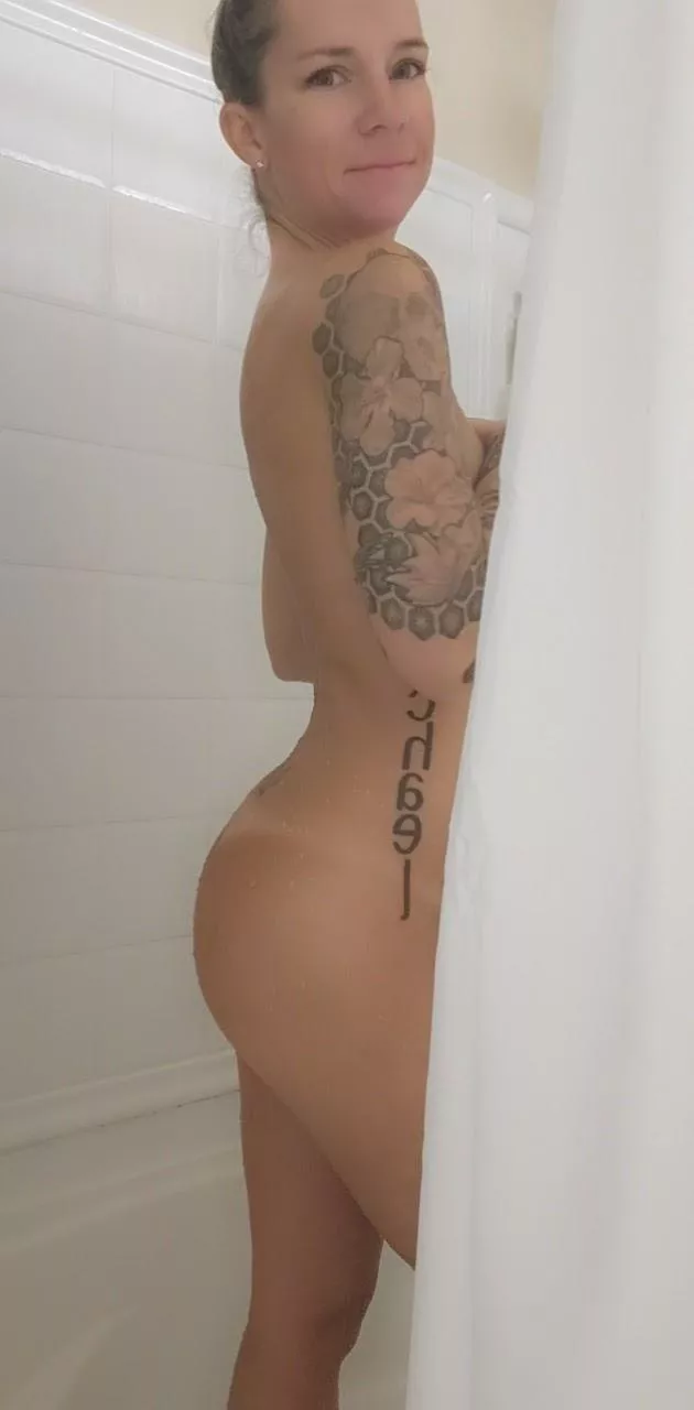 Does your wife send you selfies like this?