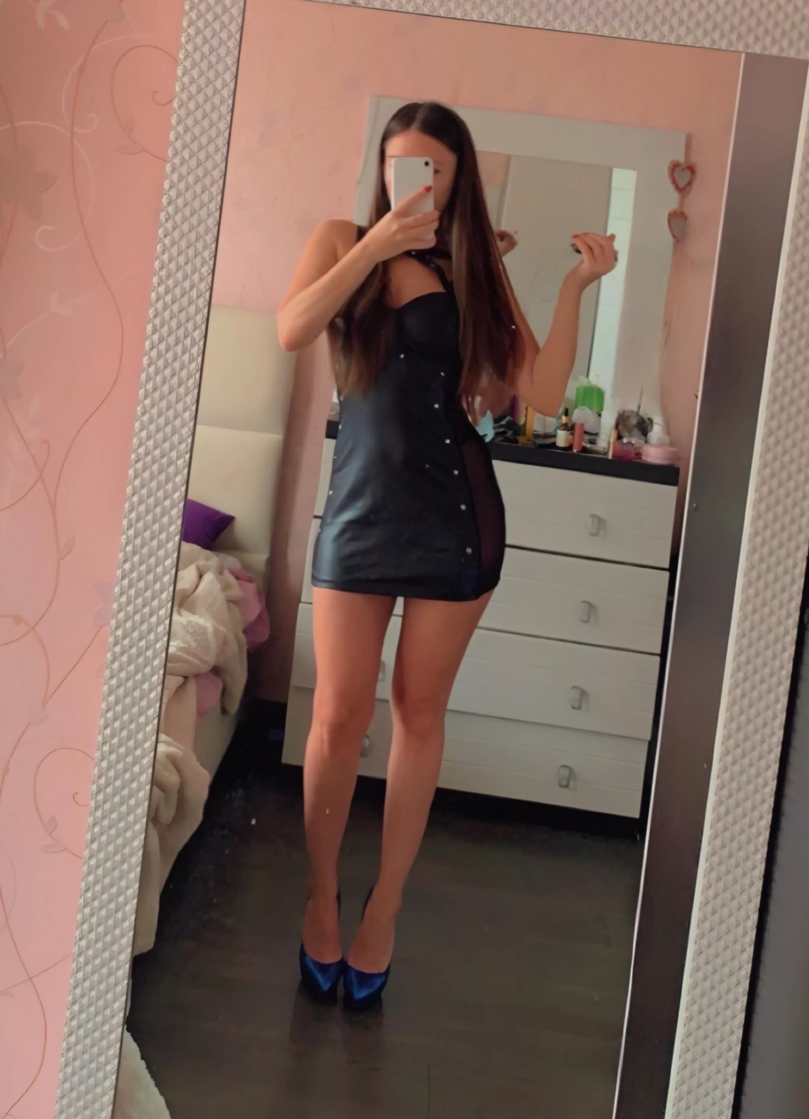 Follow me elin (@swet_elin)