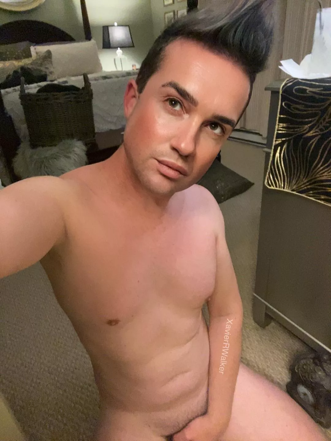 (NSFW)On my knees boys! What’s happening 🫣