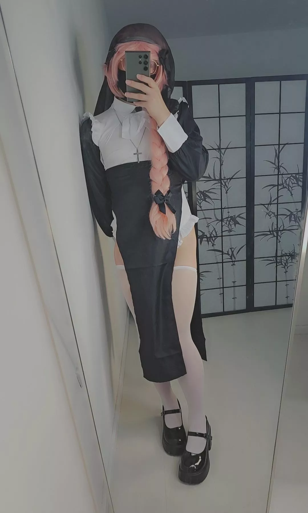 Nun cosplay 😇