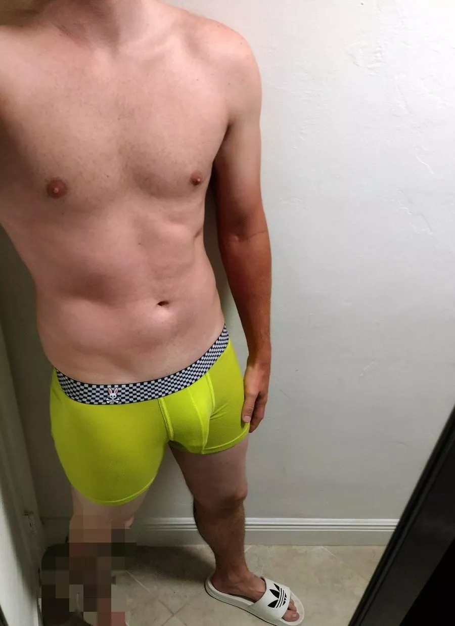 Tried for a body angle here.