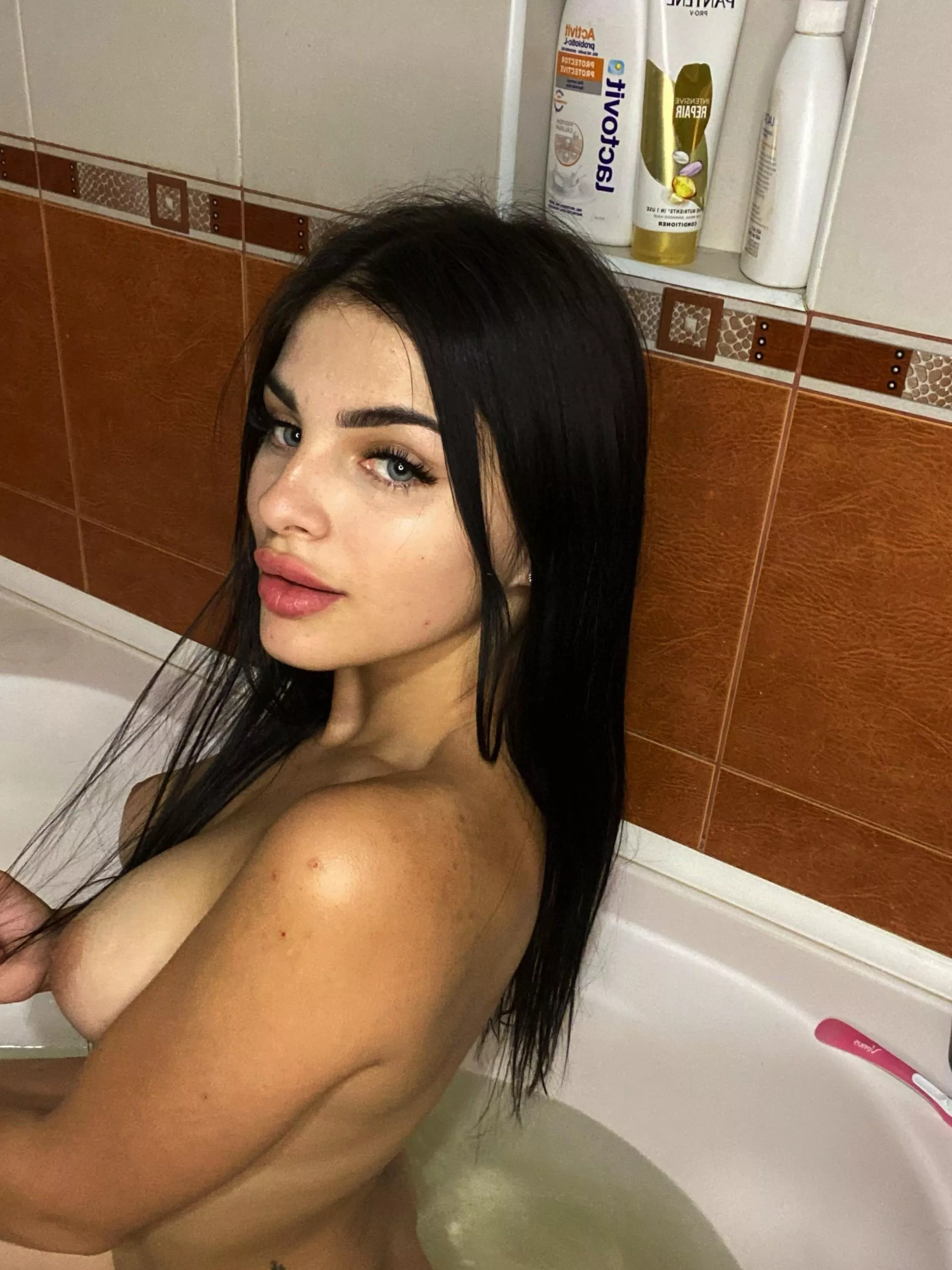 Who's up for an unforgettable night of passion?