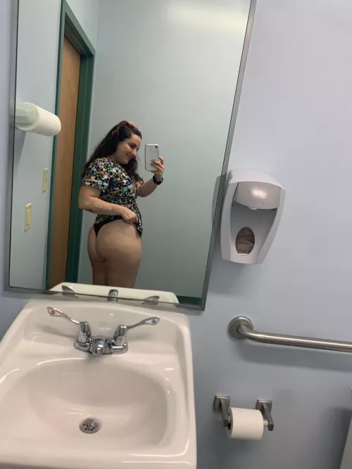 work wedgie👩🏻‍⚕️