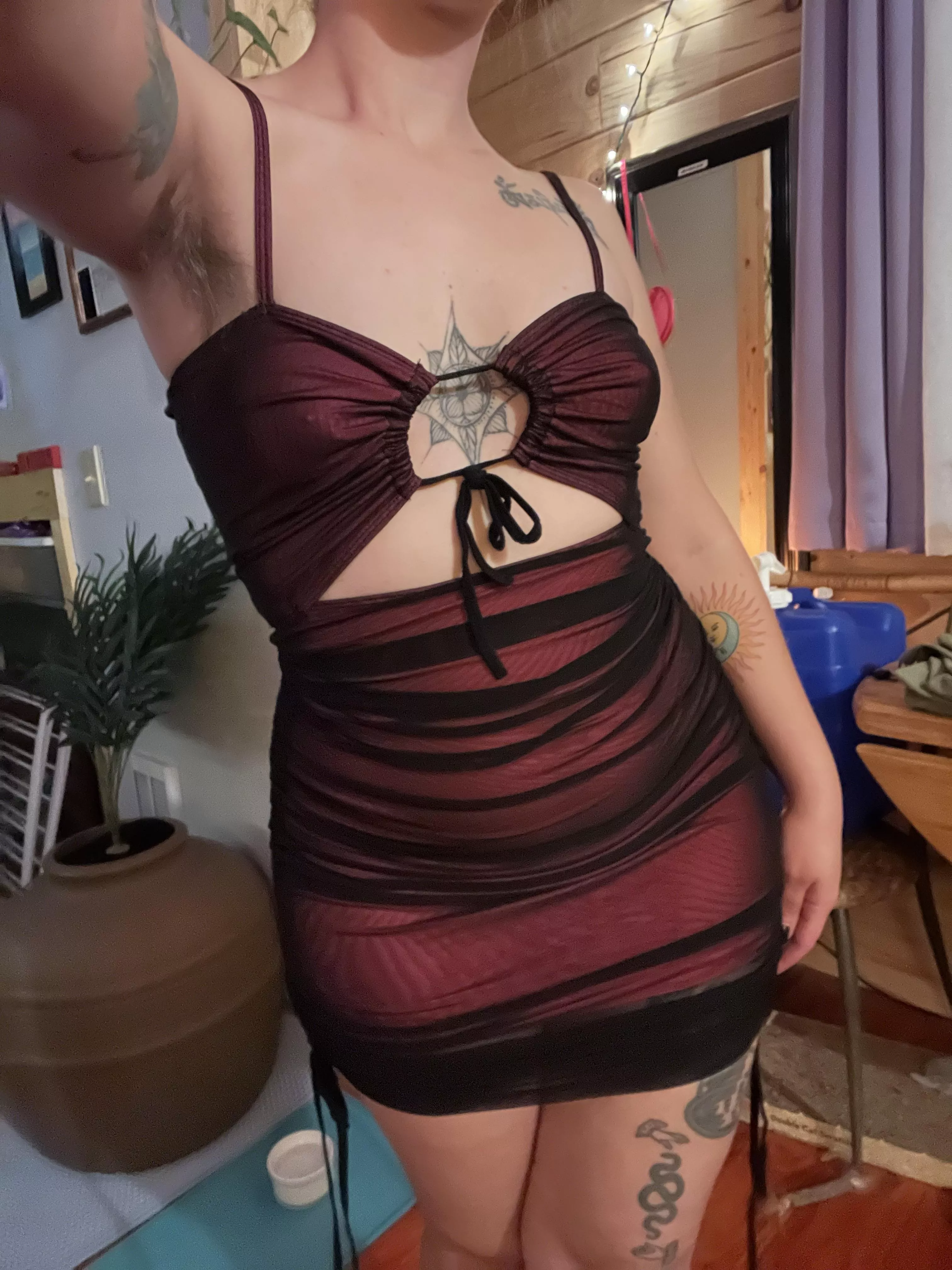 would you lick my pit while out dancing at the club? I don’t wear deodorant :)