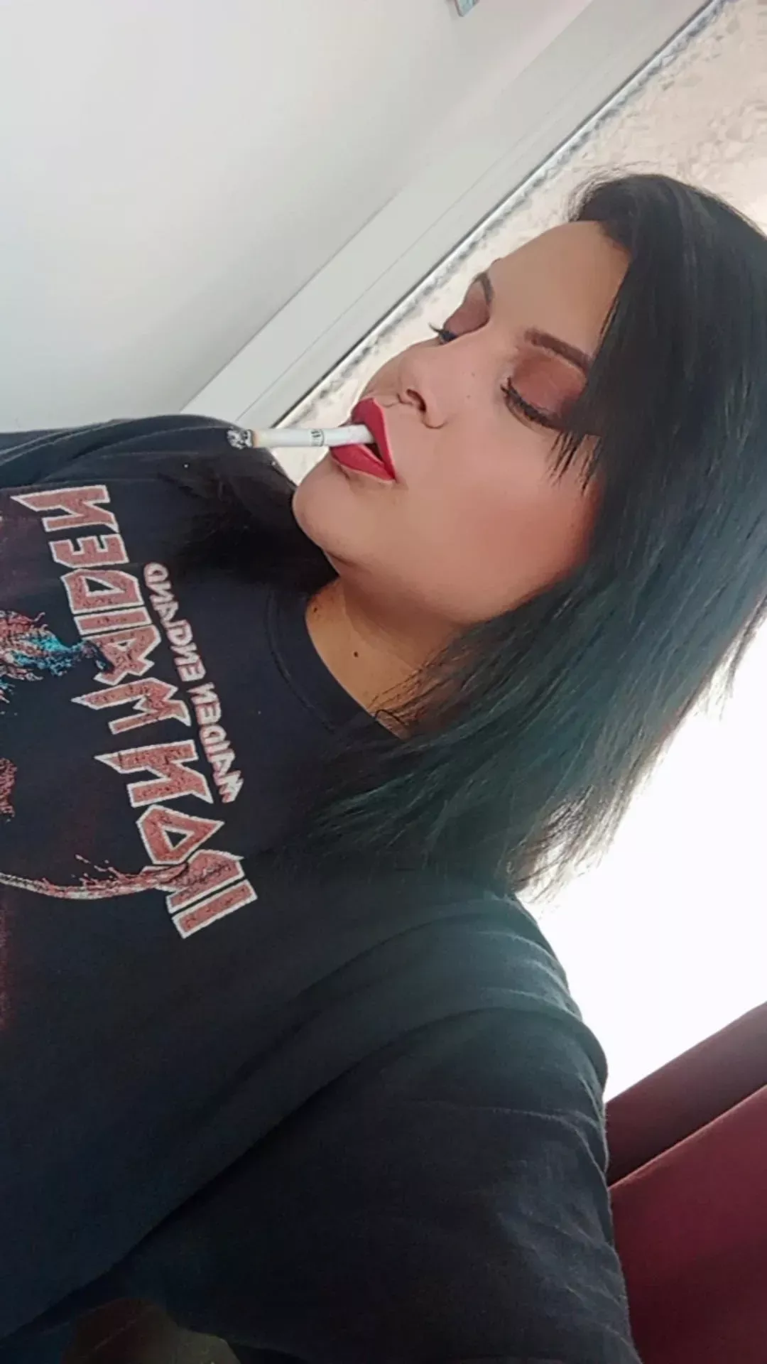 You can see how much I love smoking😏