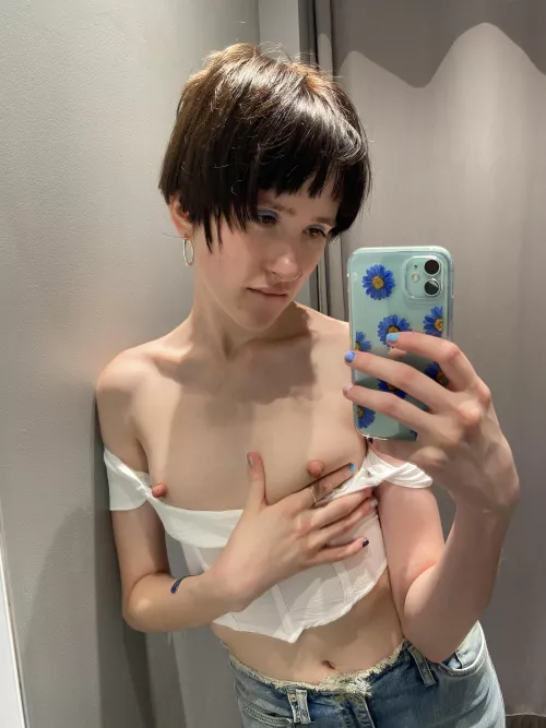 Can you suck both nipples at the same time?