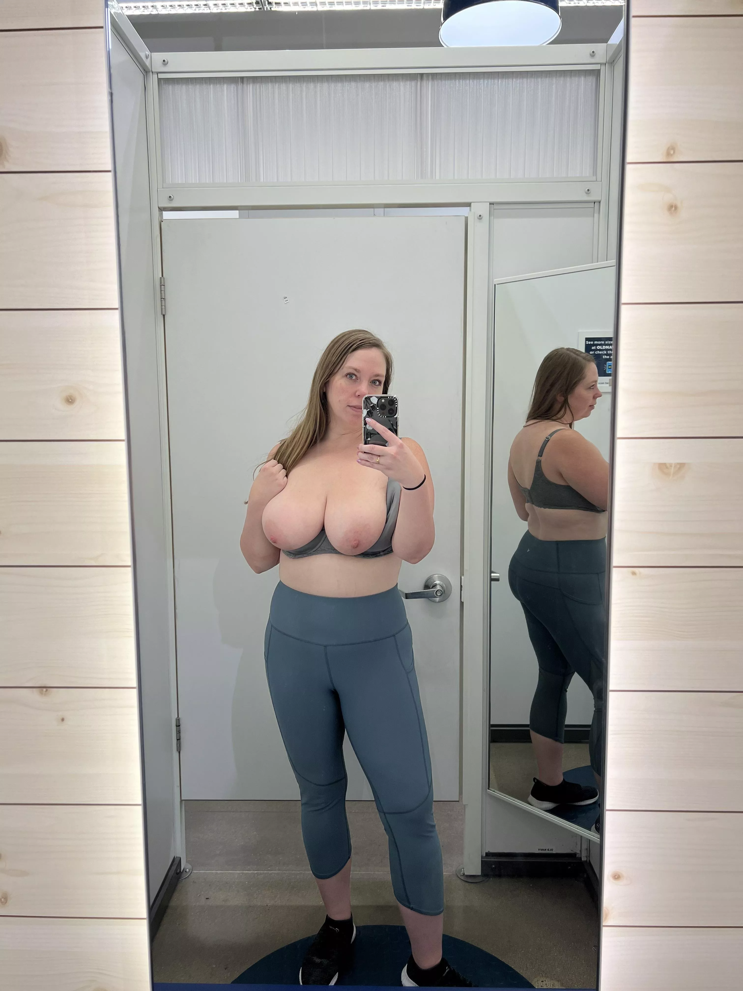 Can’t pass on a changing room selfie!