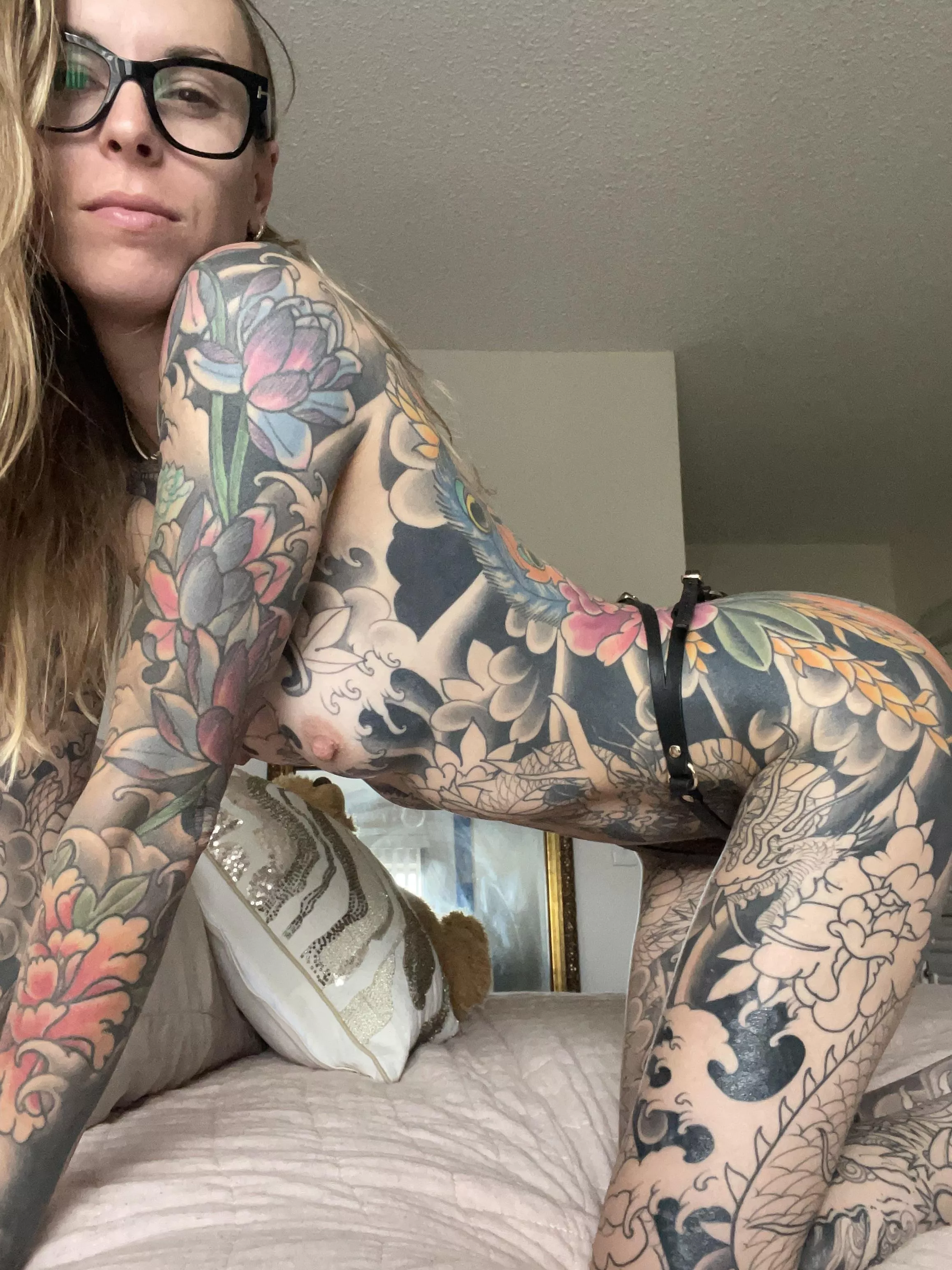 Come explore my flowers 🌸