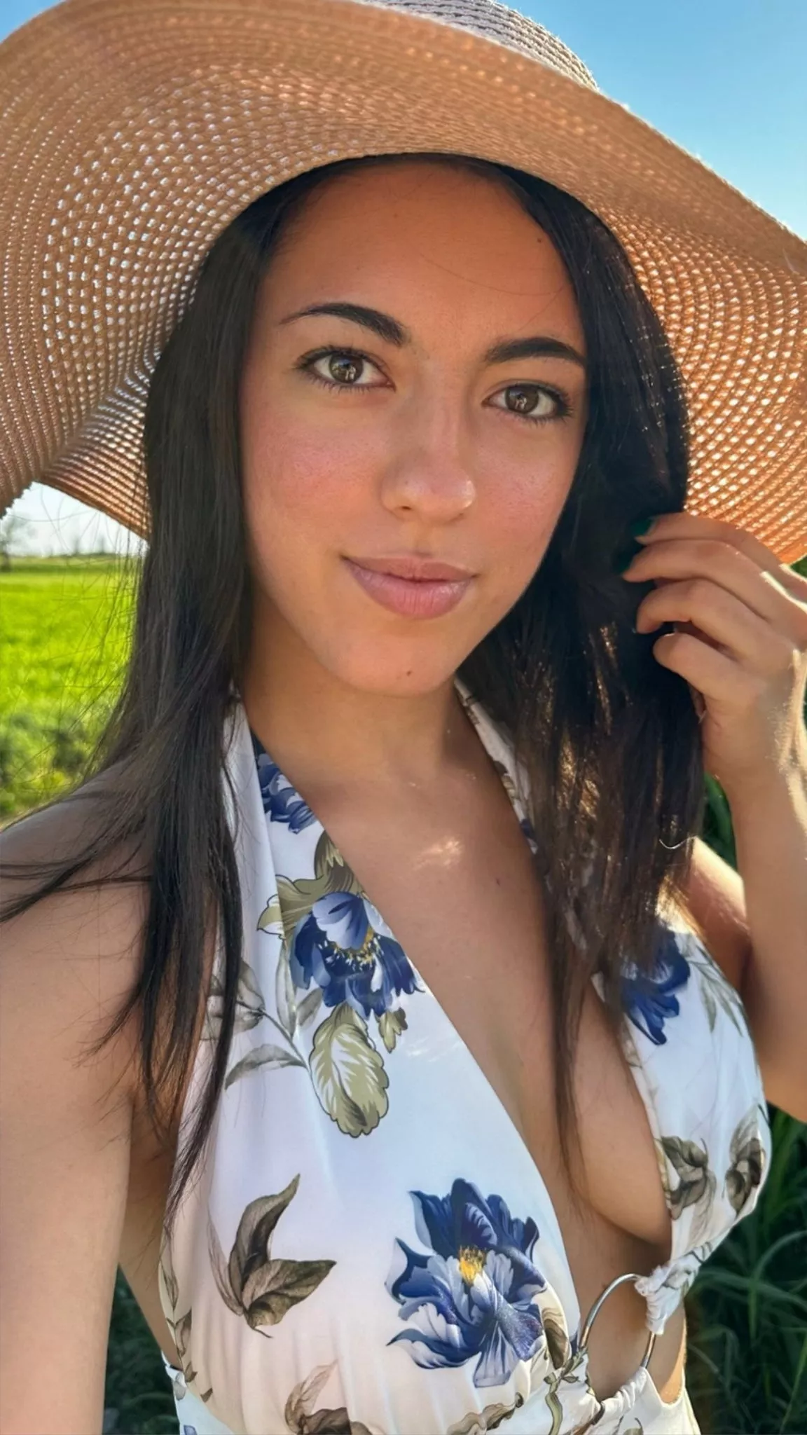 Cute dress, no brass, it sounds hot to me F19