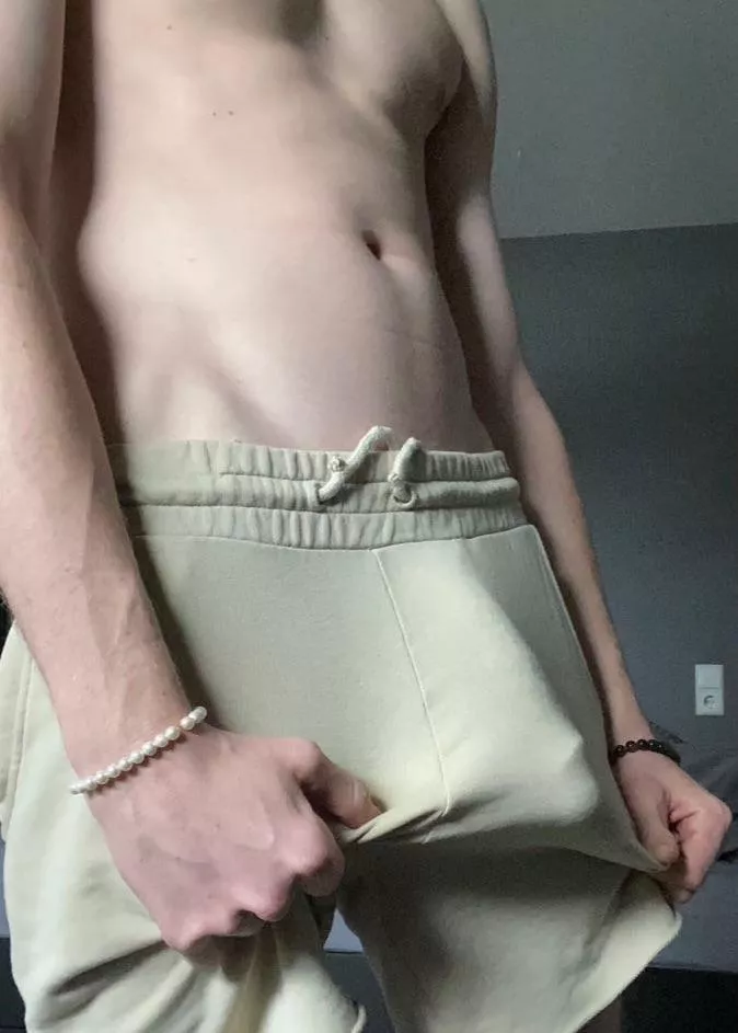 Did anyone send u bulge pictures today or do i need to?