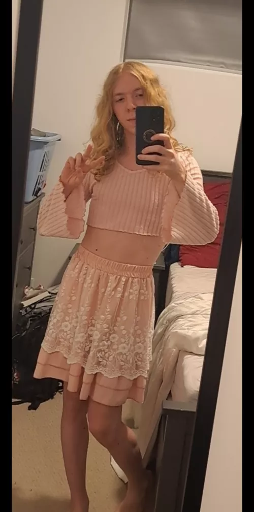 Do I look cute in pink?