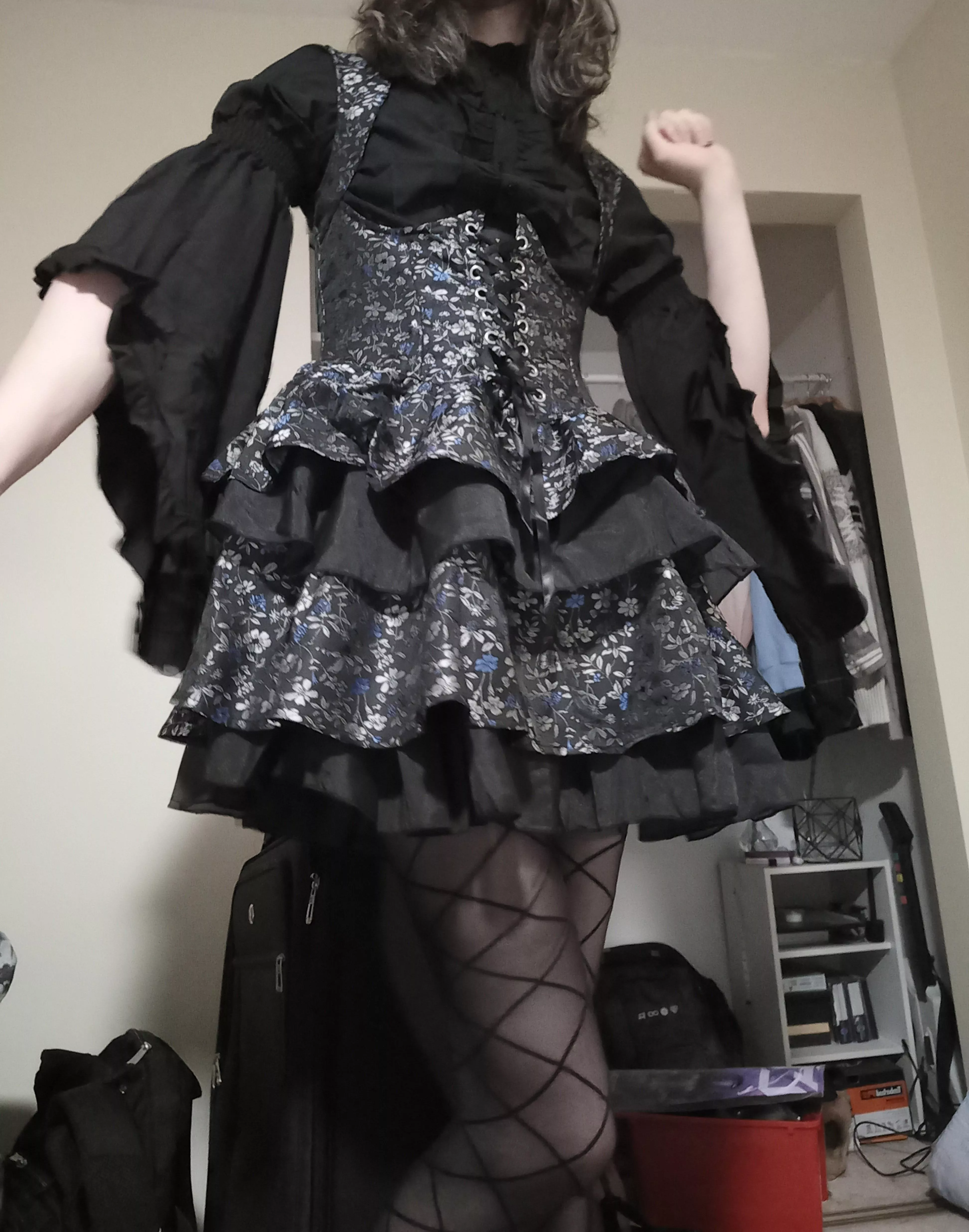 Do I look pretty in this dress?