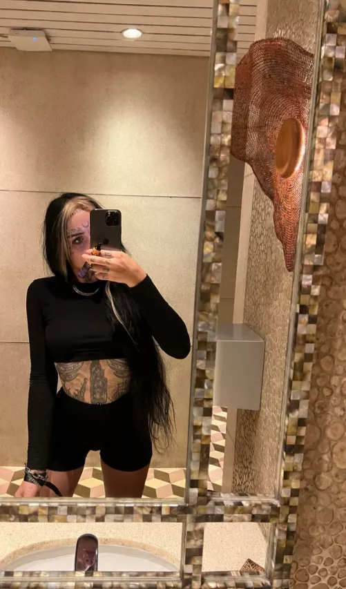 Does my top look good on me?