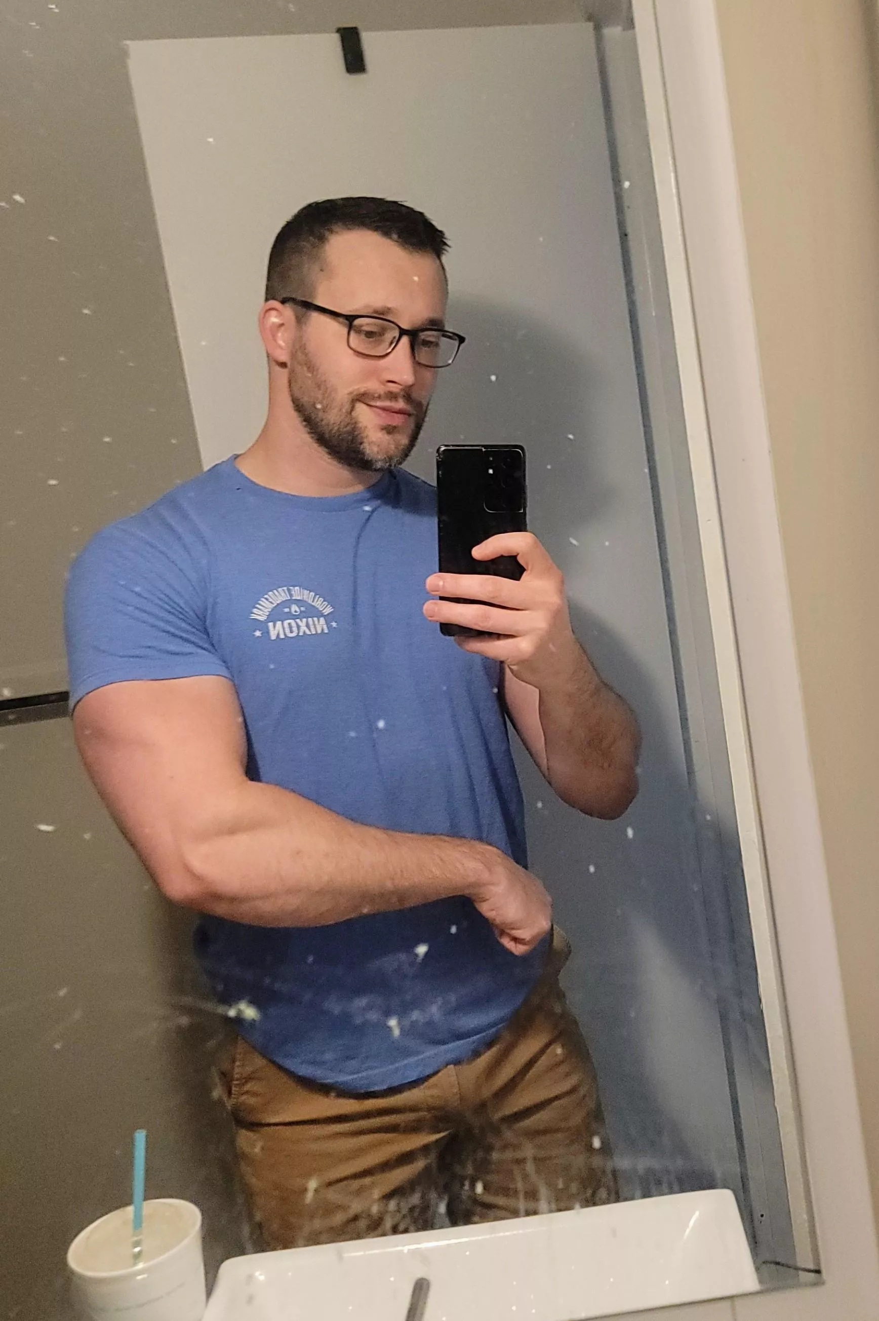 I know, I need to clean the mirror. 🙄