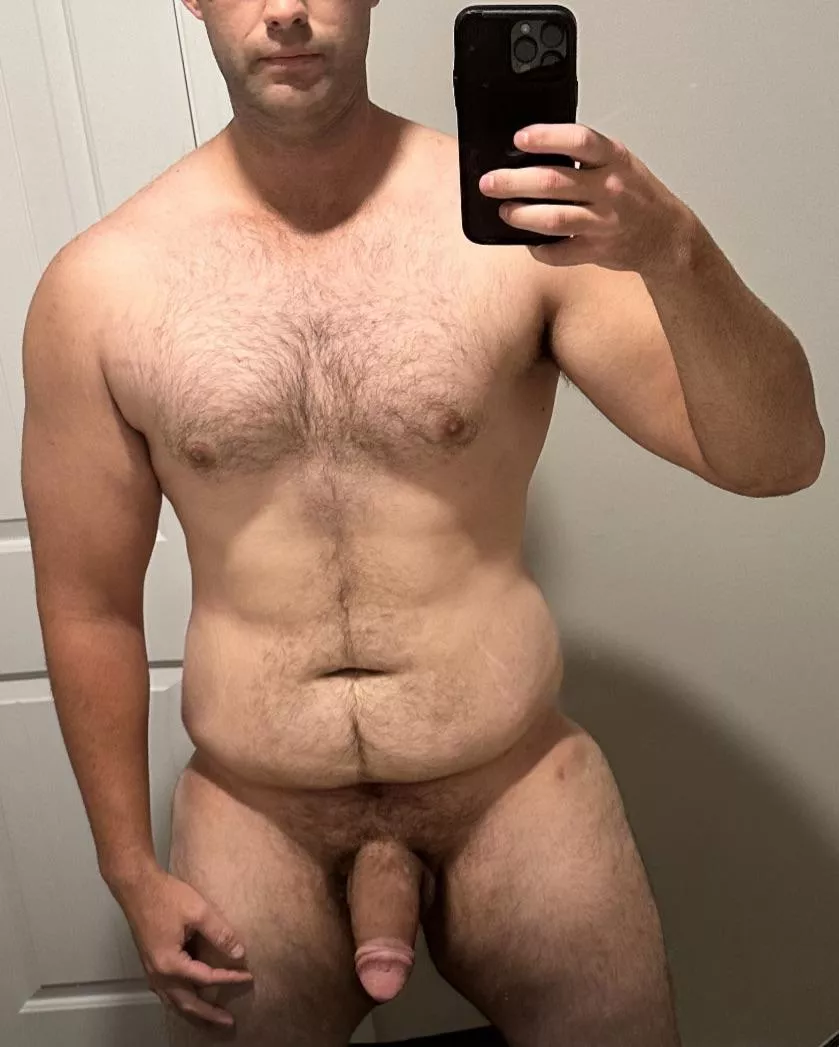 Just a (35) married dad who’s dick gets no love anymore.