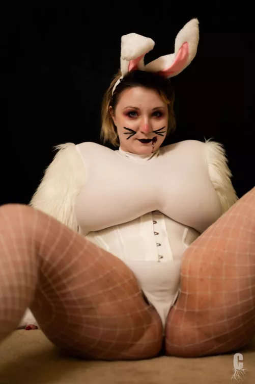 Killer Rabbit of caerbannog [Monty Python and the Holy Grail] (HunnyThorne)