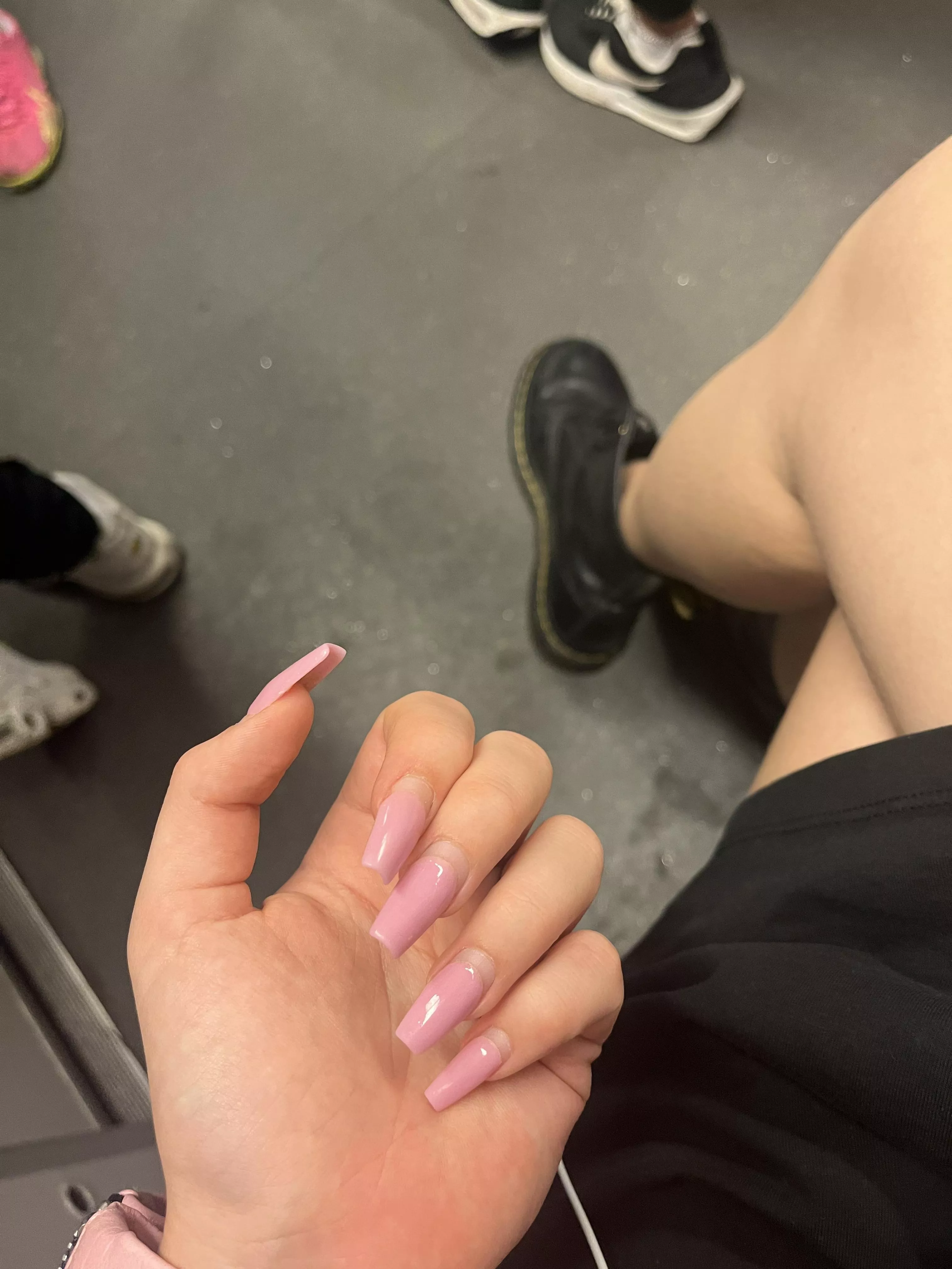 Need to do new nails. Any ideas?😛