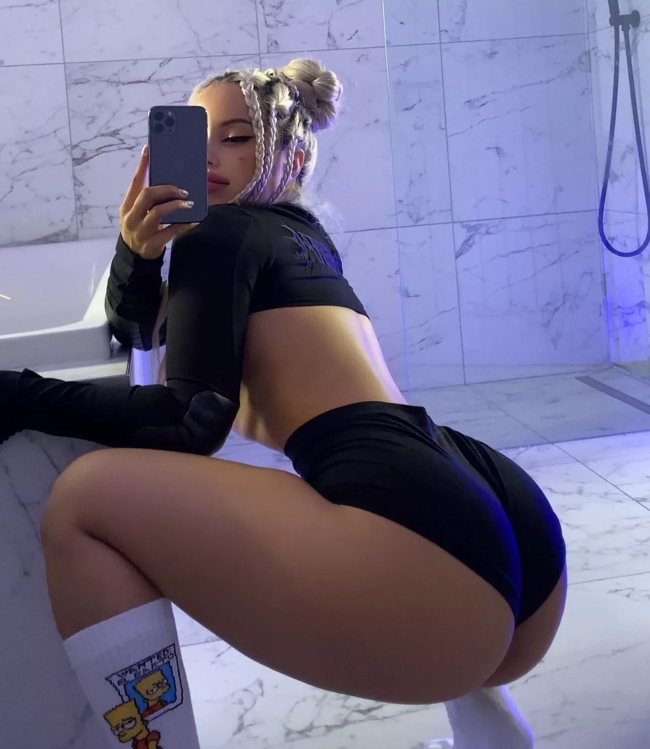 She's so fucking hot 🥵