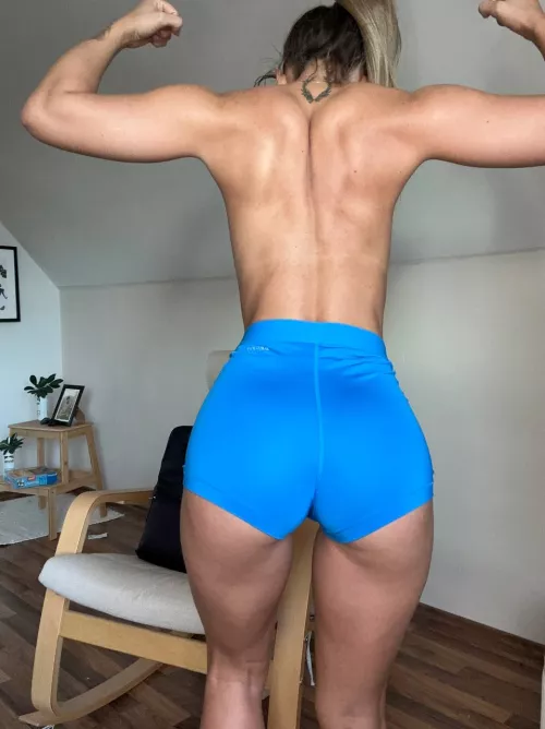 Wanna be my workout buddy today..