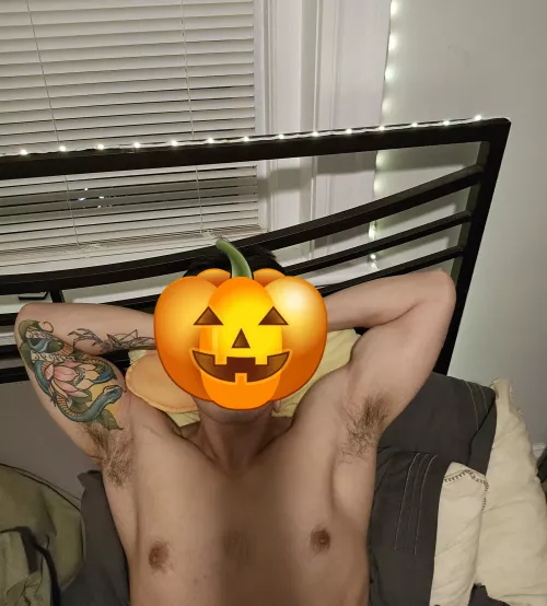 Wish my pits were hairier :(