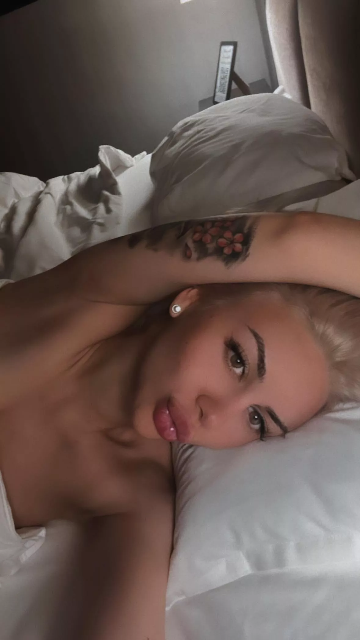 Would you cover this face in jizz ?