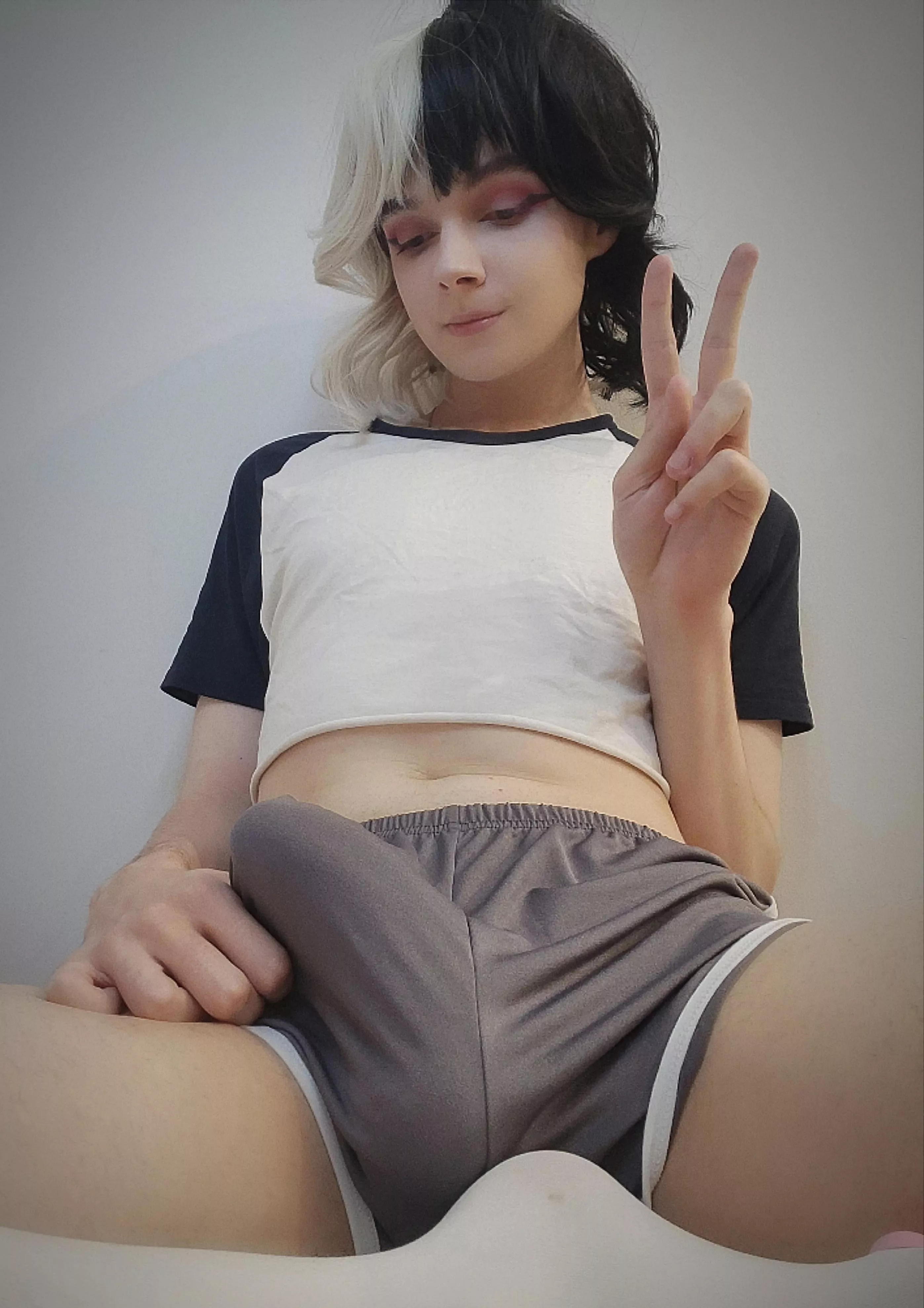 Anyone here likes girls with big cocks?